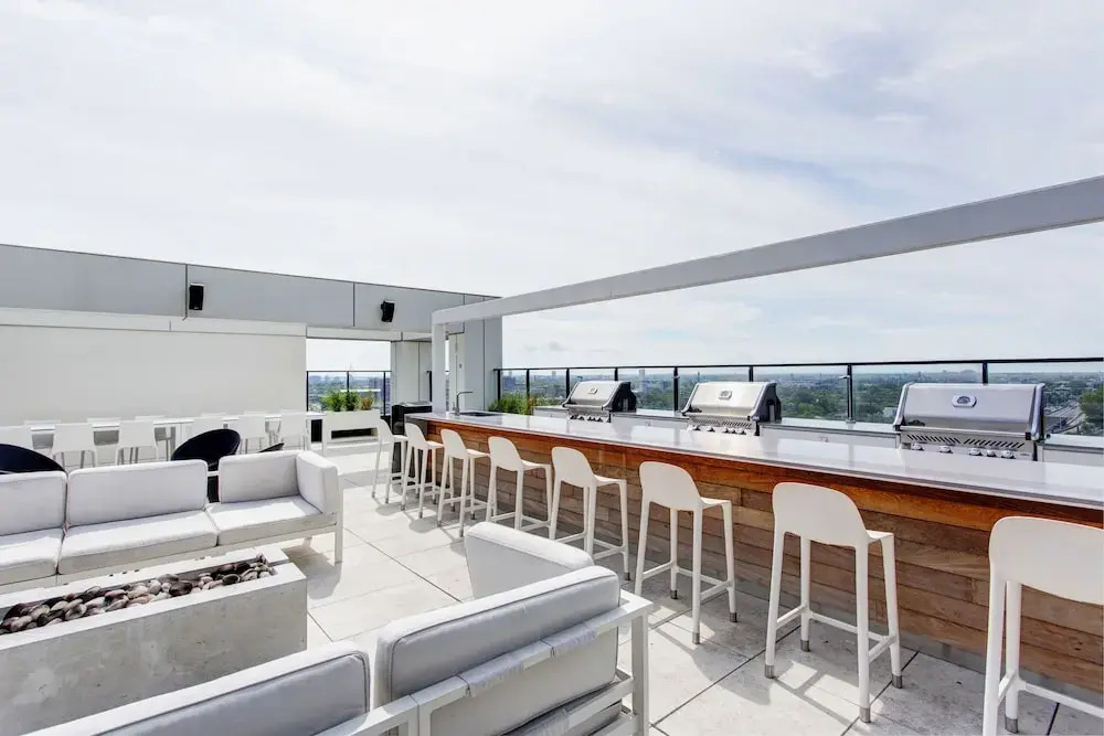 Bell Centre Apartments by Hometrotting