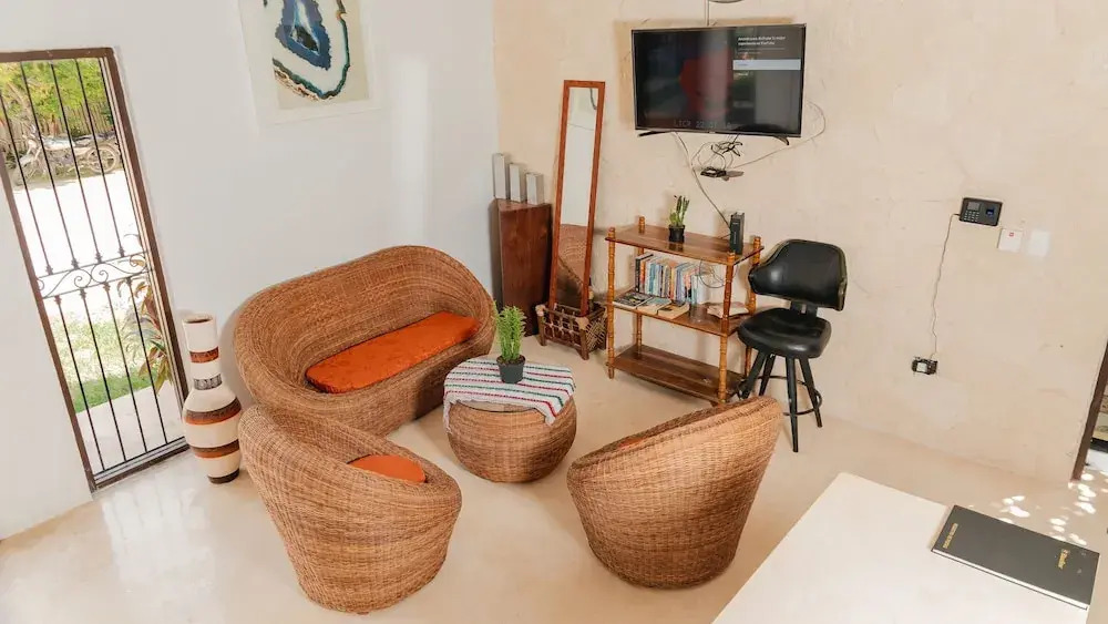 hotel y hostal nojoch che