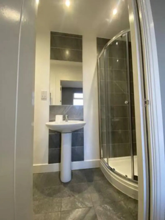 Extra Large Six Bed Six Bath Townhouse