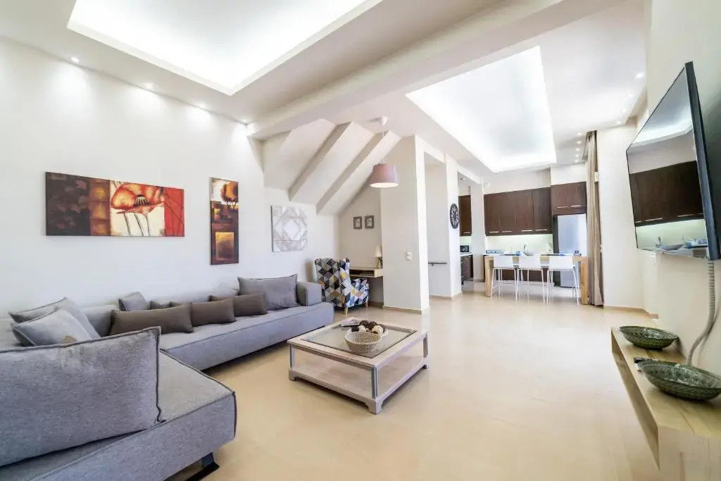 Thomas Villa Hersonissos - Private Pool - Sleeps 7