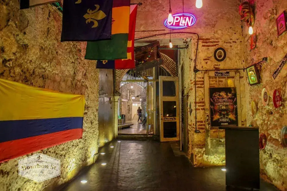 Bourbon St Hostal Boutique - Hostel