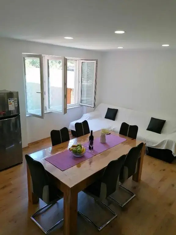 APARTMENT "B" 50 m from the beach