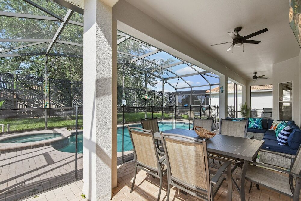 6 BR Home Windsor Hills Sleeps 12 - DVM 1952