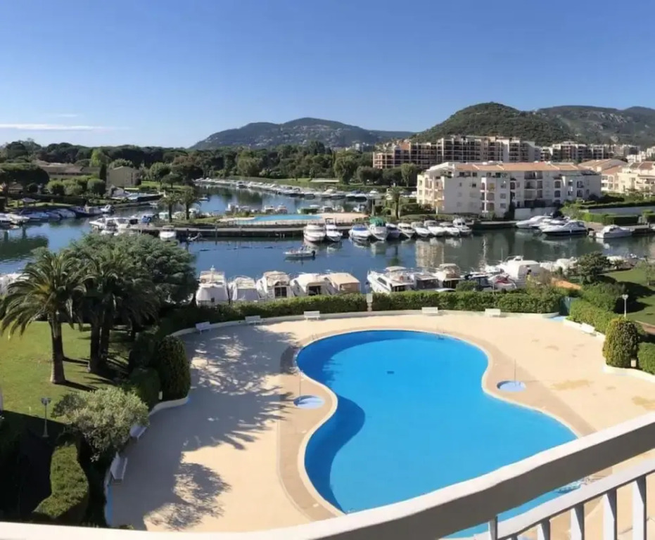 Studio in Mandelieu-la-napoule, With Wonderful Mountain View, Pool Access, Enclosed Garden - 1 km From the Beach