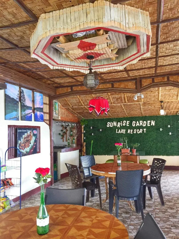 Sunrise Garden Lake Resort