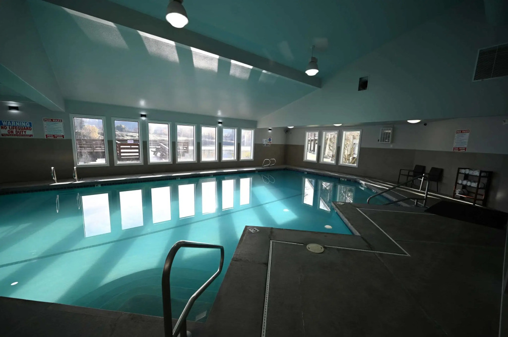 Edgewater Inn and Suites, an Ascend Collection Hotel