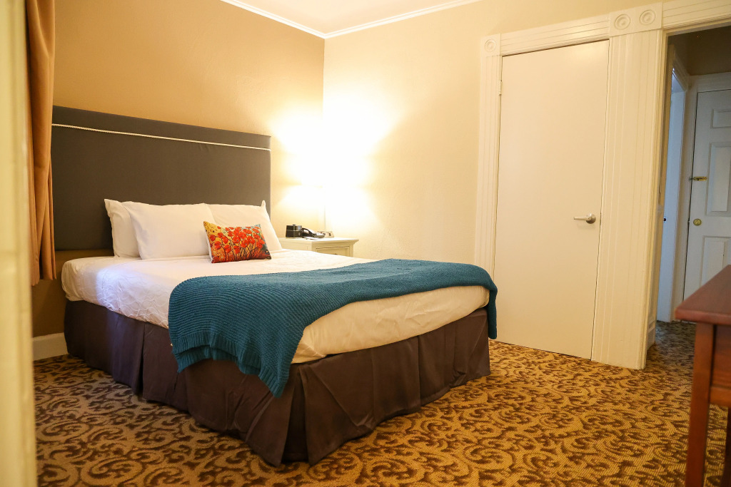 City Center Inn and Suites