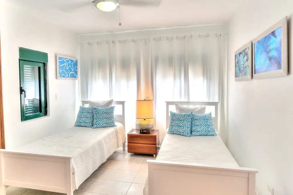 Oceanfront Apartment With Beach Views and Large Balcony