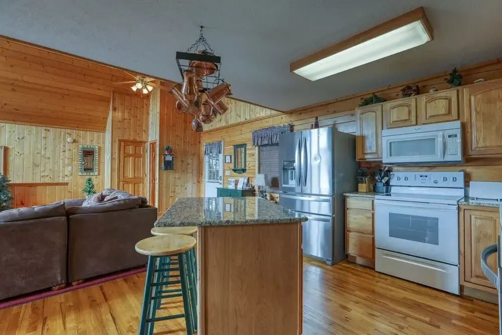 An Amazing View - 4 Bedrooms, 3.5 Baths, Sleeps 10 Cabin by RedAwning