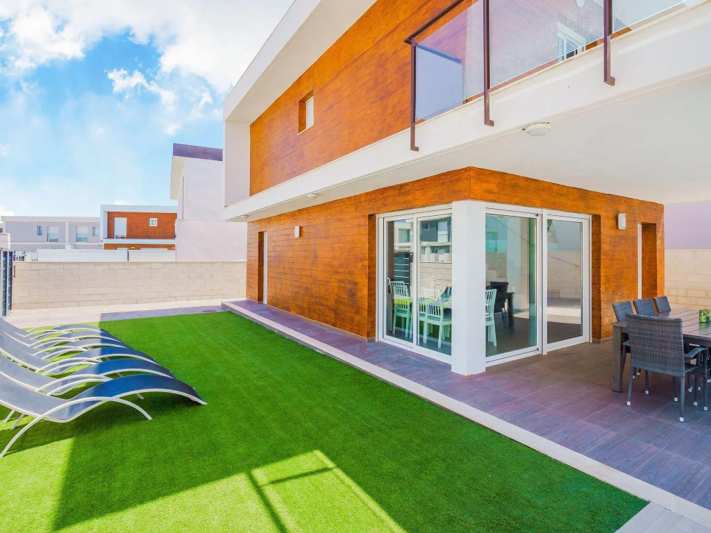 Sunny Villa With Private Pool