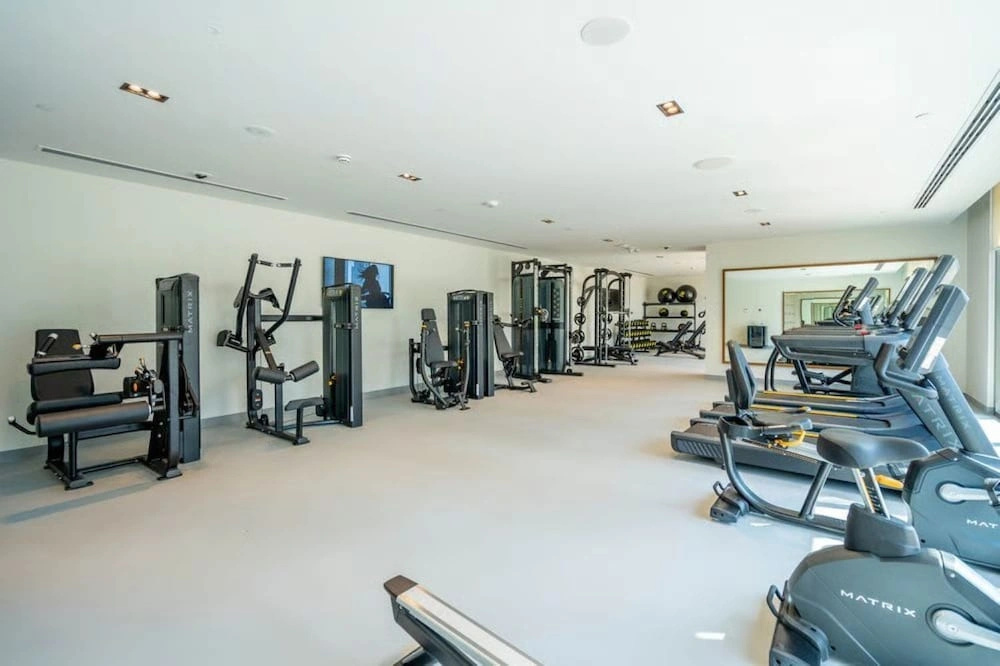 1 BR Apt Luxury at Burj Crown
