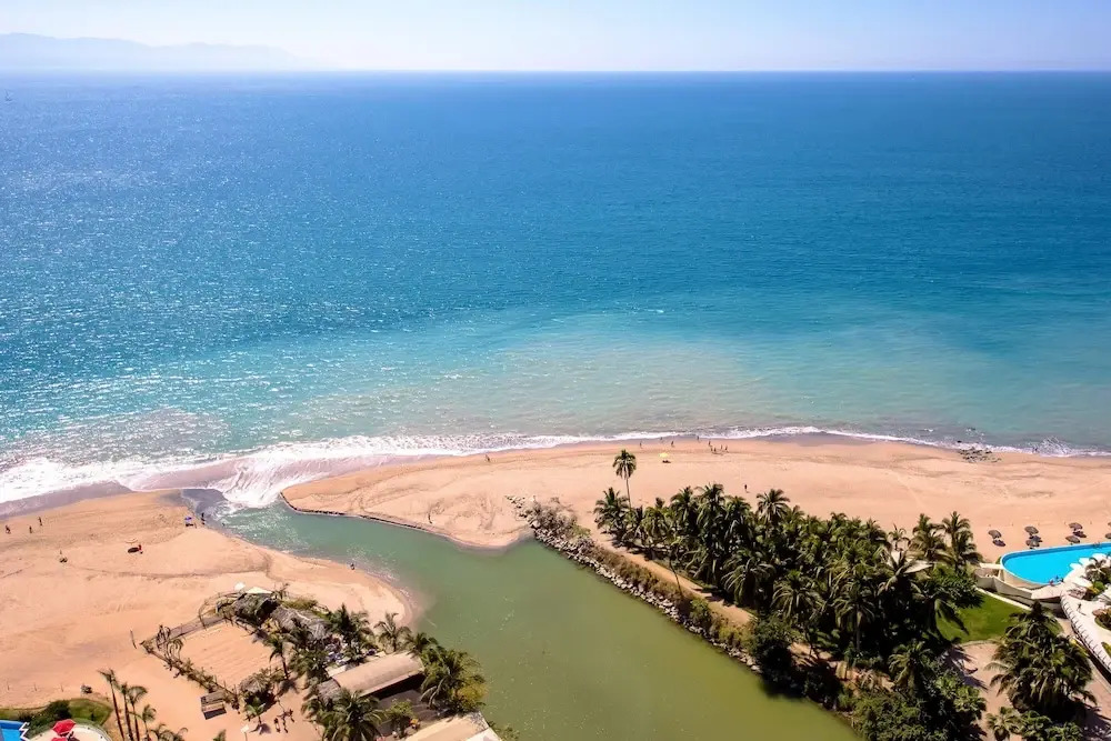 Stunning Upgraded Condo All Oceanfront