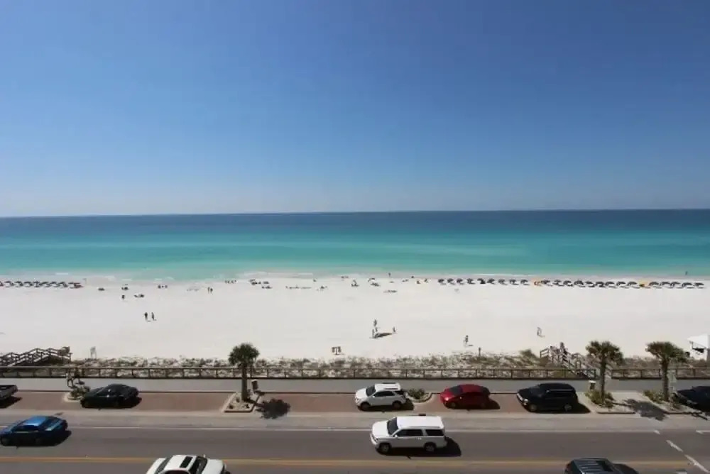 Majestic Sun 608A - 1 Br condo by RedAwning