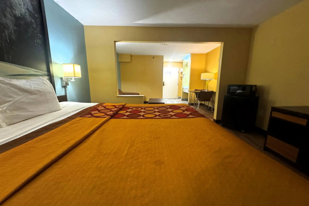 Super 8 by Wyndham Jackson Ridgeland