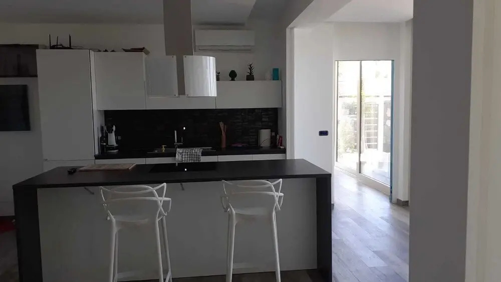 T Villa
