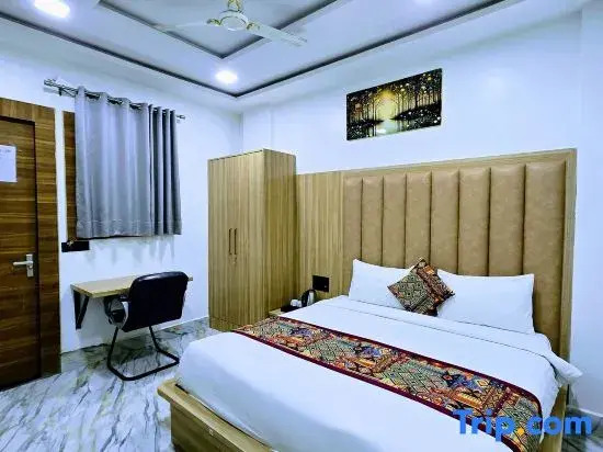 Hotel Aarav Grand