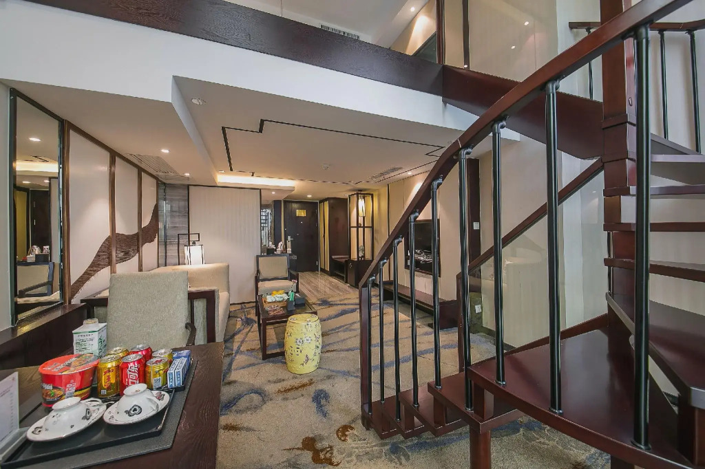 Ningbo East Shipu Hotel