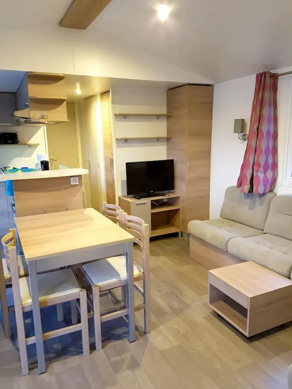 Property With 3 Bedrooms in Saint-jean-de-monts, With Pool Access, Fur