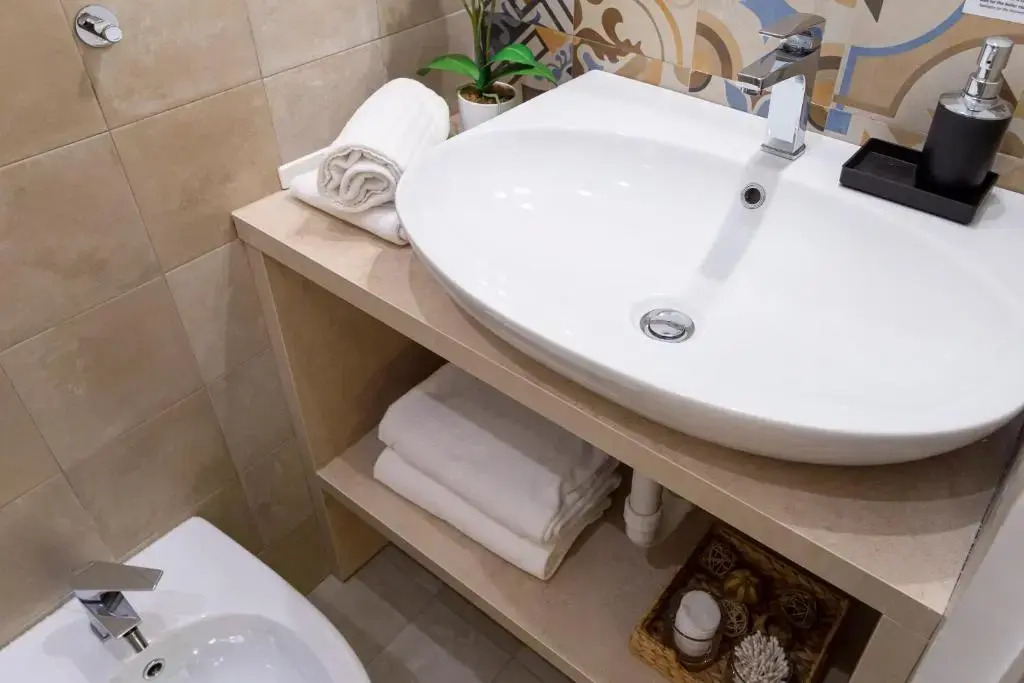 Brand new guest room with Wi-Fi in the city center