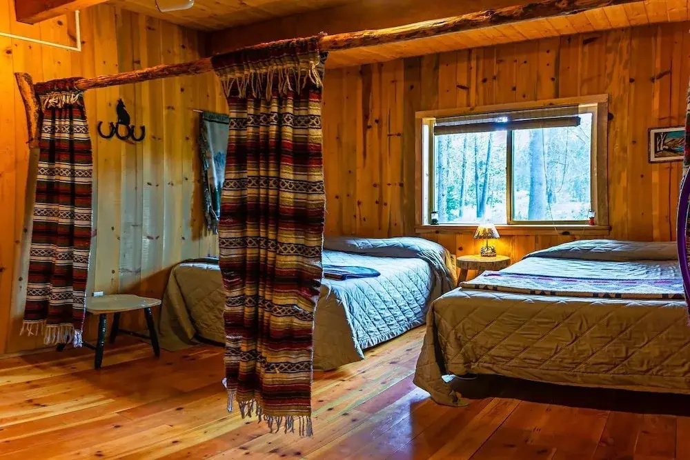 Sun Mountain Ranch Bunkhouse - Near Crater Lake