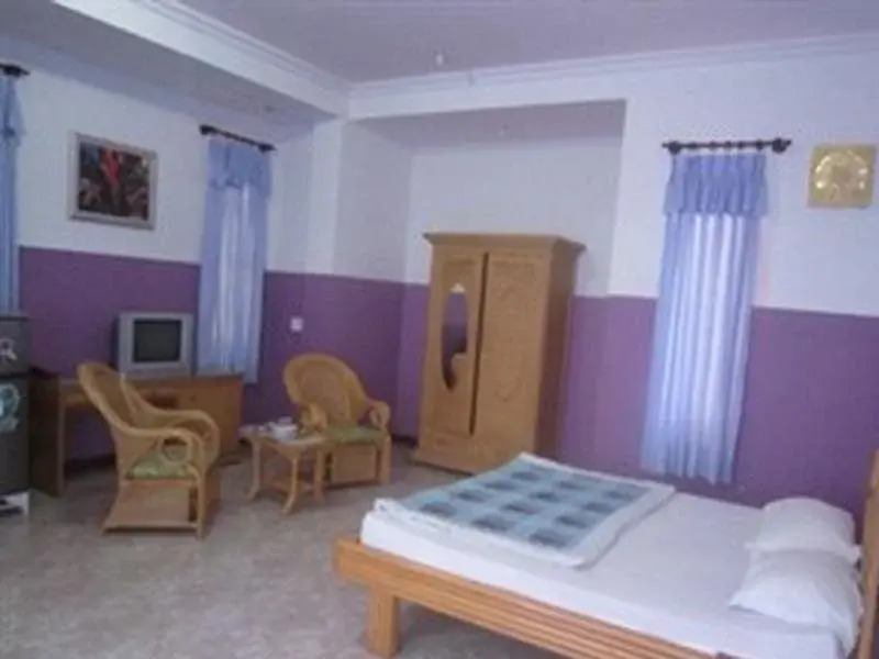 Tim Paradise Hotel