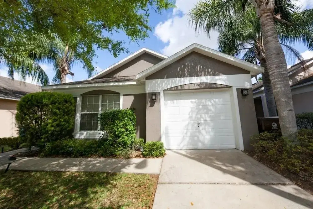 Private Pool 2 Queens And Twin Room! 3 Bedroom Home by RedAwning