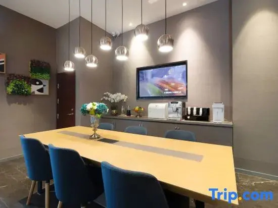 Homeinn Selected Hotel (Weifang Beihai Road City Government Square Ginza)
