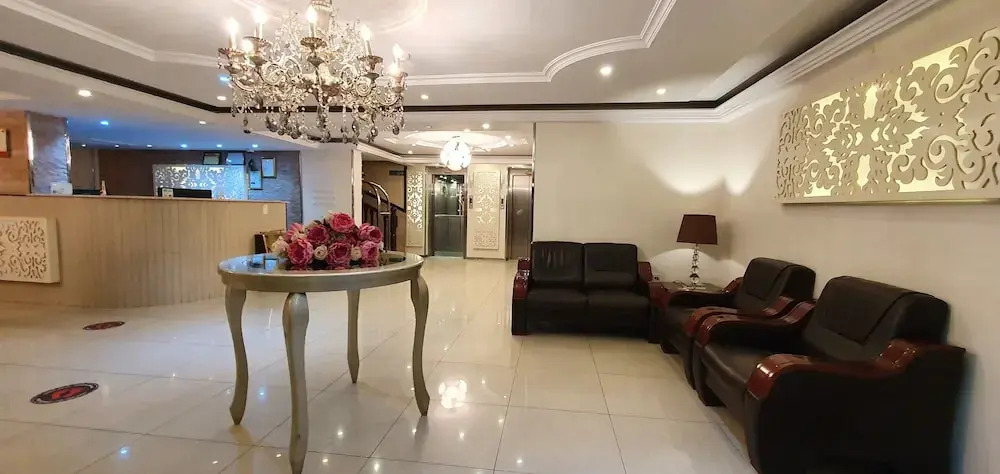 Saryet Al Hamra Hotel Apartments