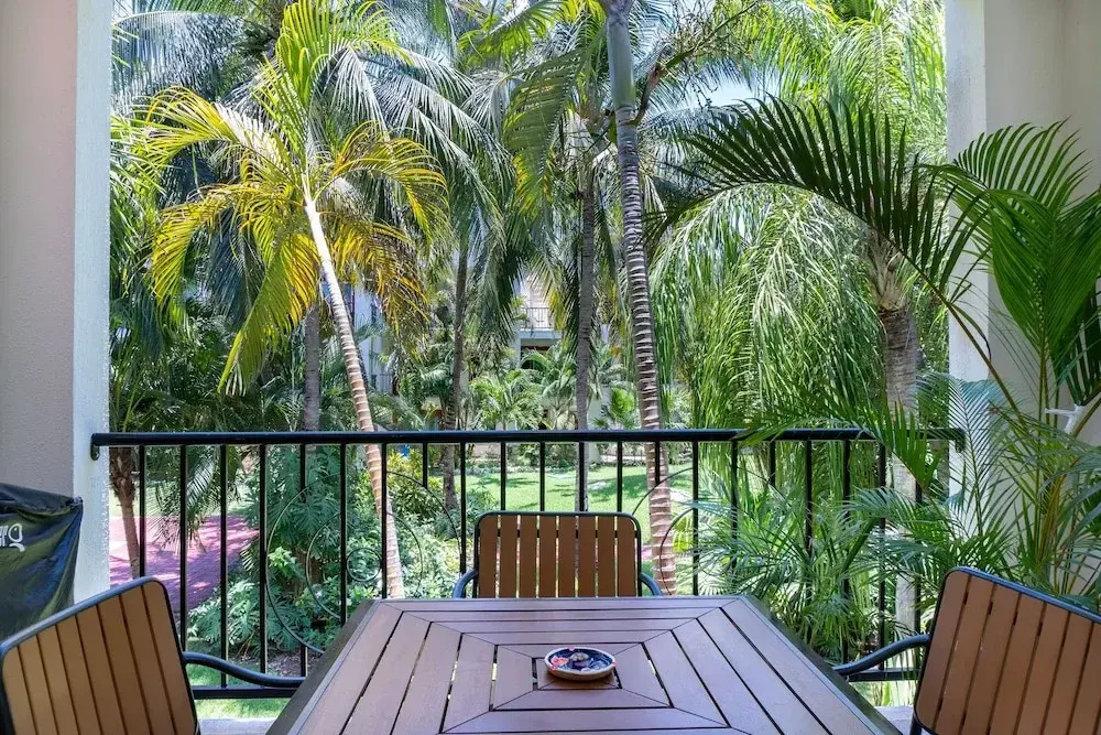 Paseo Del Sol Coral 204 3 Bedroom Condo by Redawning