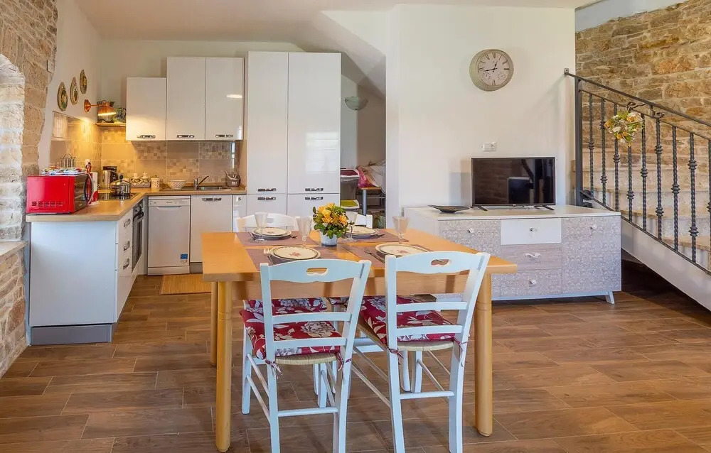 Amazing Home In Filipana