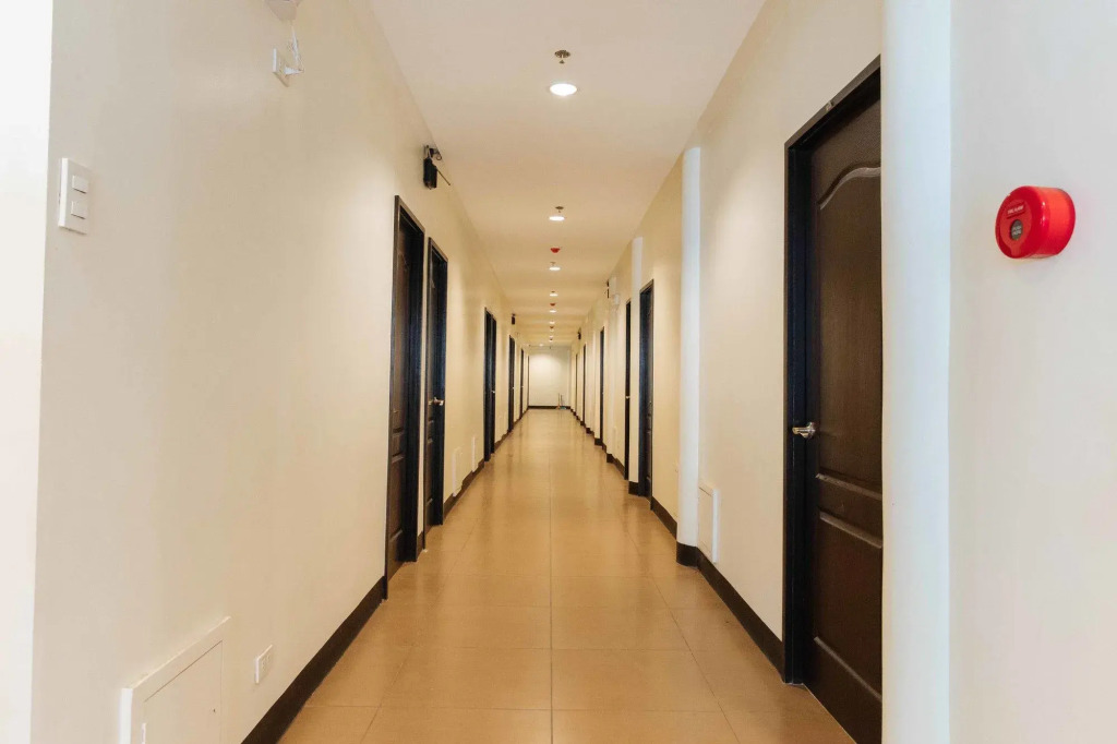 RedDoorz Plus at EDSA Congressional