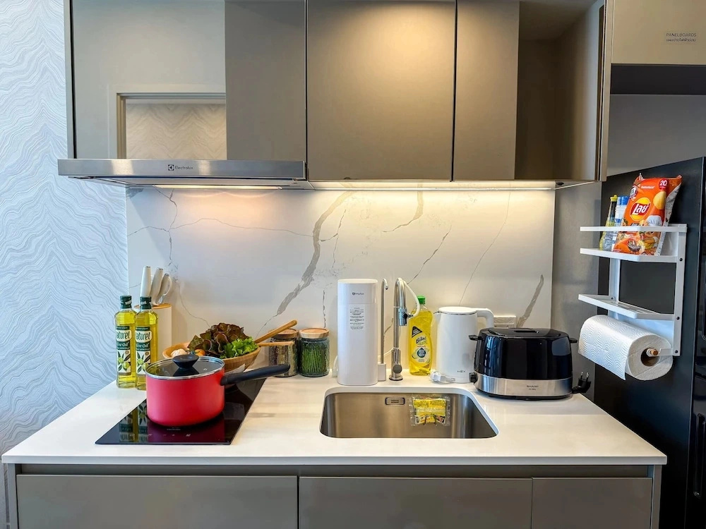 Bangkok Luxury New Condo · Siam Paragon · Walk to BTS