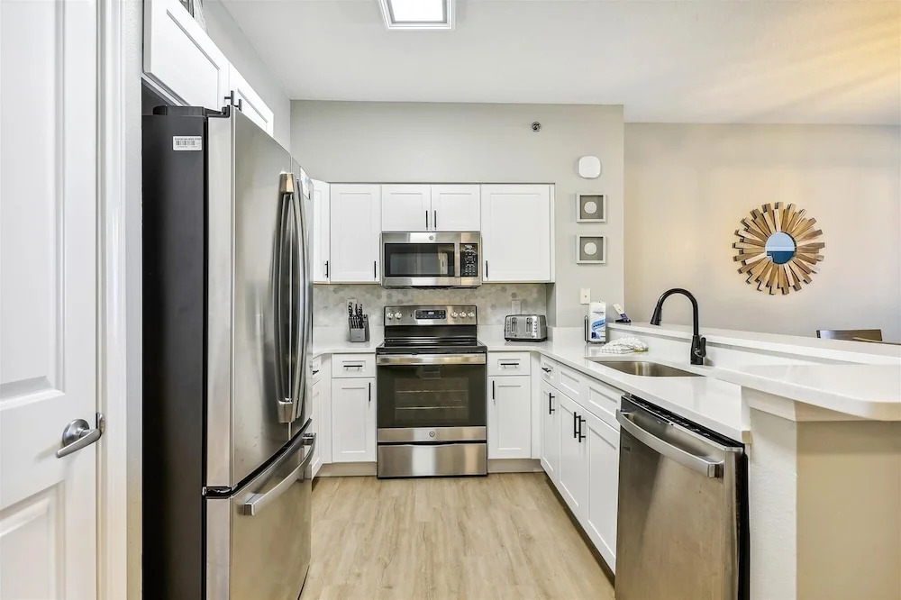 Shores of Panama 2028 - Luxurious Gulf-Front 3 Bedroom/3 Bath 3 Condo by RedAwning