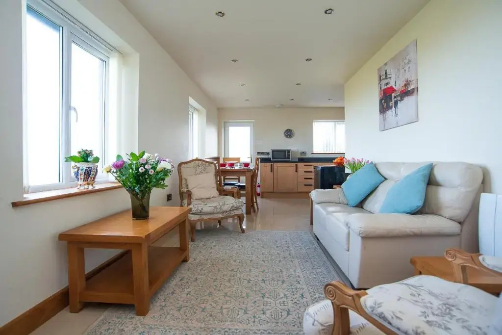 Finest Retreats - Sea Views Cottage