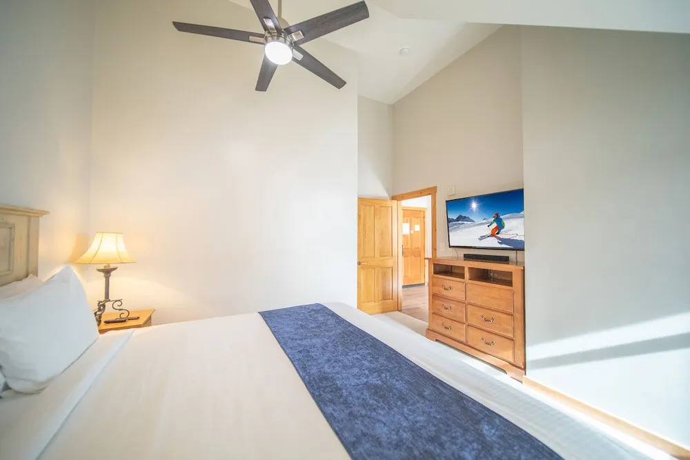 Buffalo Lodge 8412 by SummitCove Vacation Lodging
