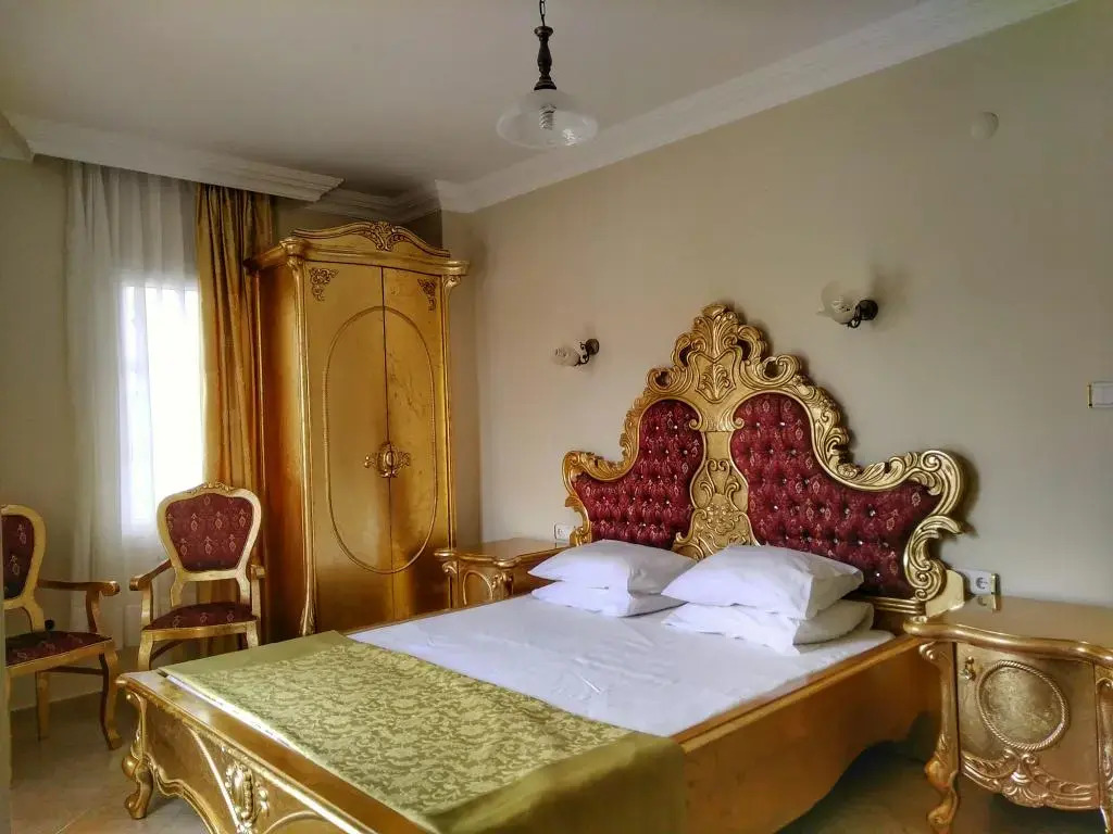 Cunda Uzun Otel