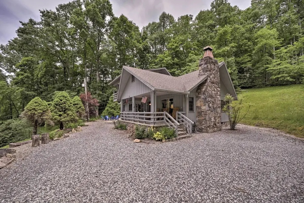 Mountain Escape w/ Hiking ~ 5 Mi to Bryson City!