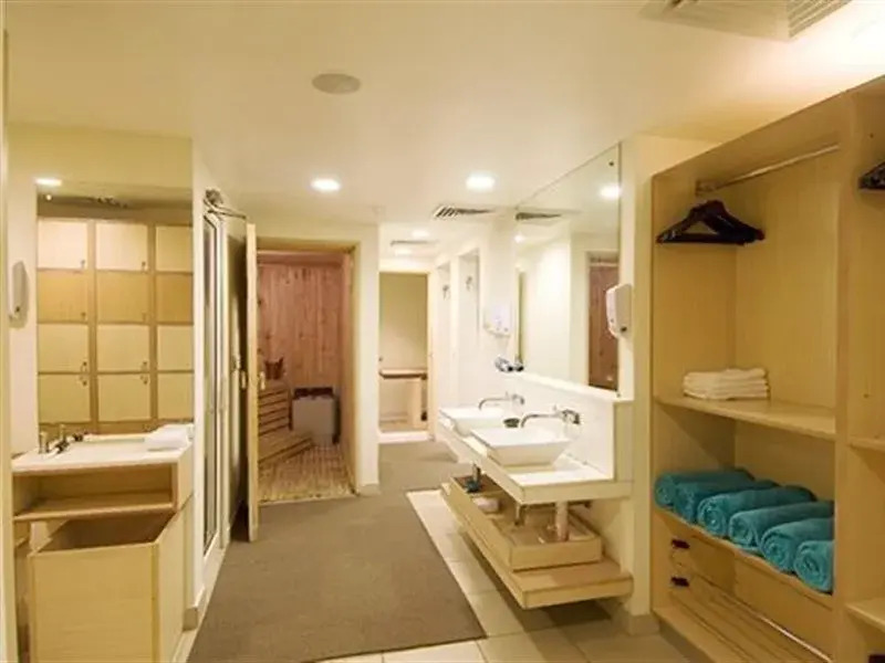 Avlon Courtyard