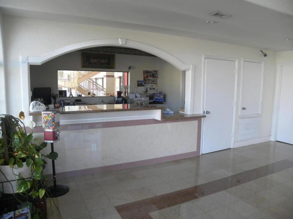 Porter Executive Inn & Suites