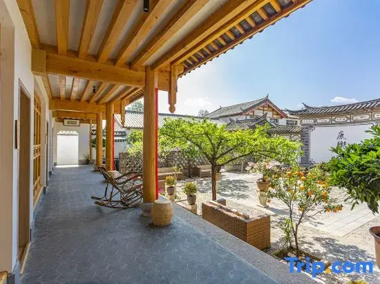 A-Jun And His Friends Entry Luxury Sunshine Garden Courtyard