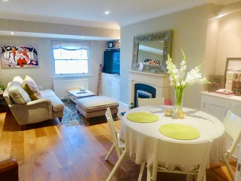 2 Bedroom Apartment in Brighton With sea View Sleeps 3