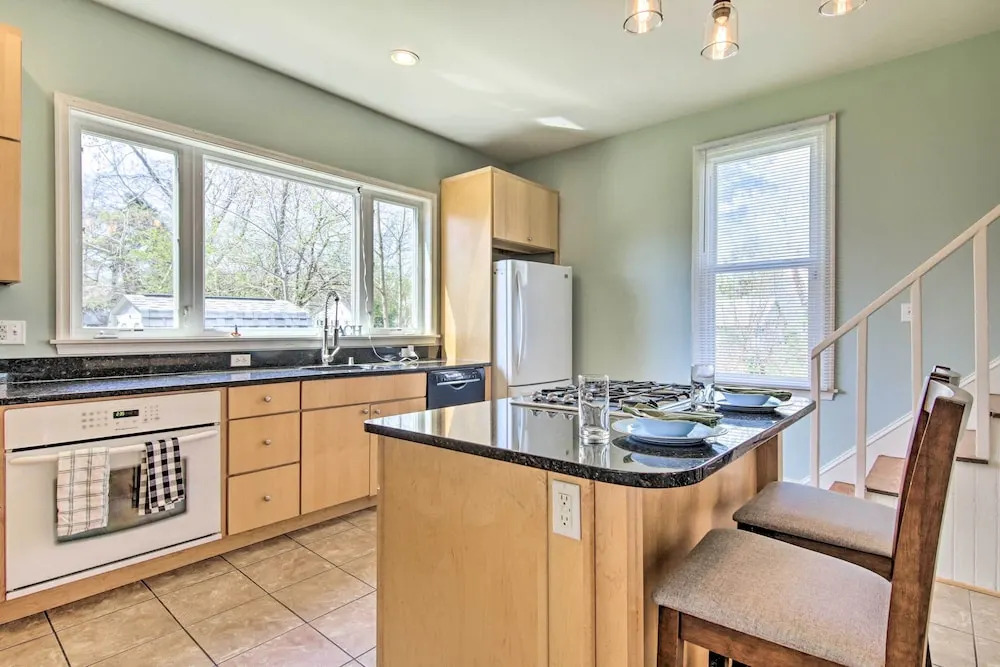 Family-friendly Cambridge Home w/ Fire Pit!