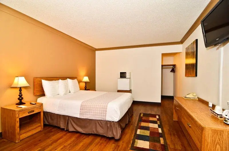 Travelodge Inn & Suites by Wyndham Saint Helens OR