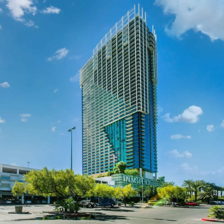 Palms Studio w/ Strip View & Balcony Access 36316