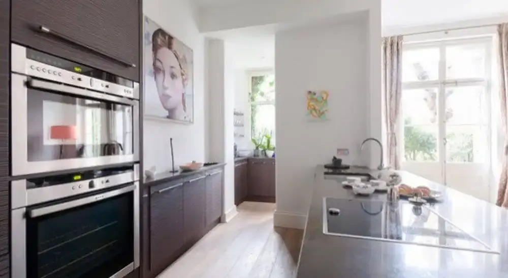 Stylish And Spacious 3 Bed Gdn Flat In Kensington