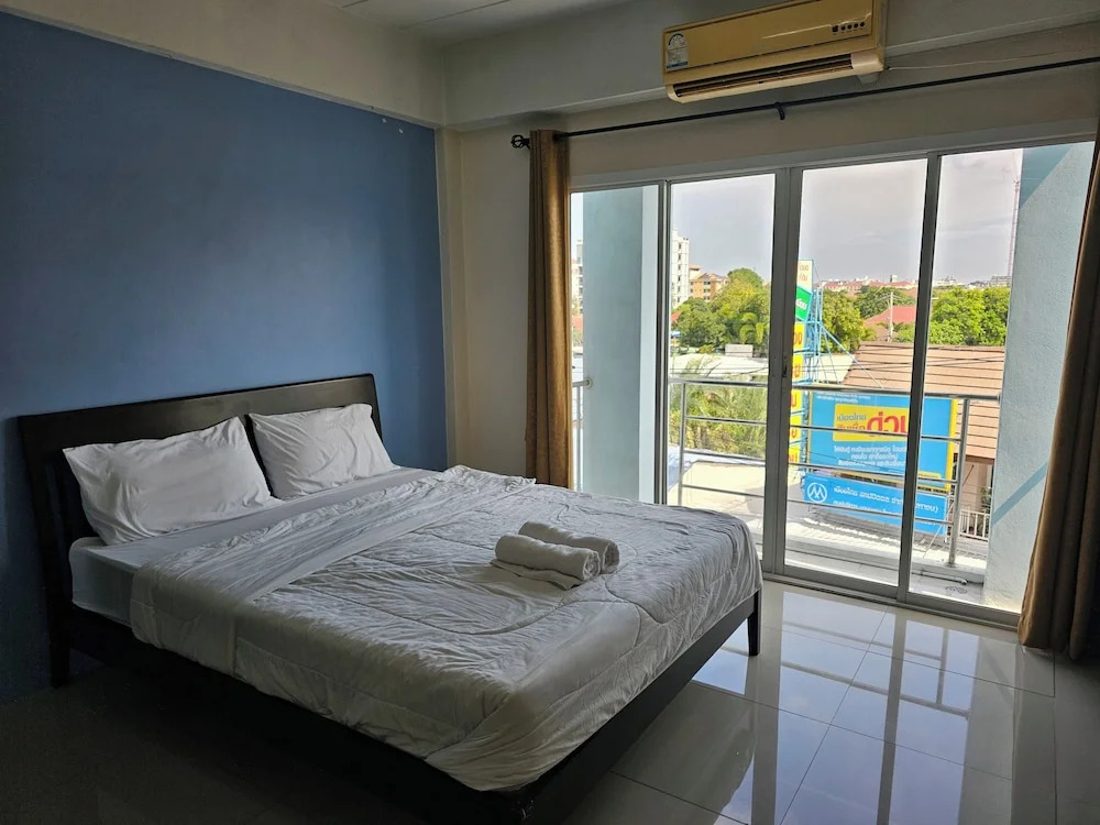 Reddoorz SI - FAH @ Bangsaen Hotel