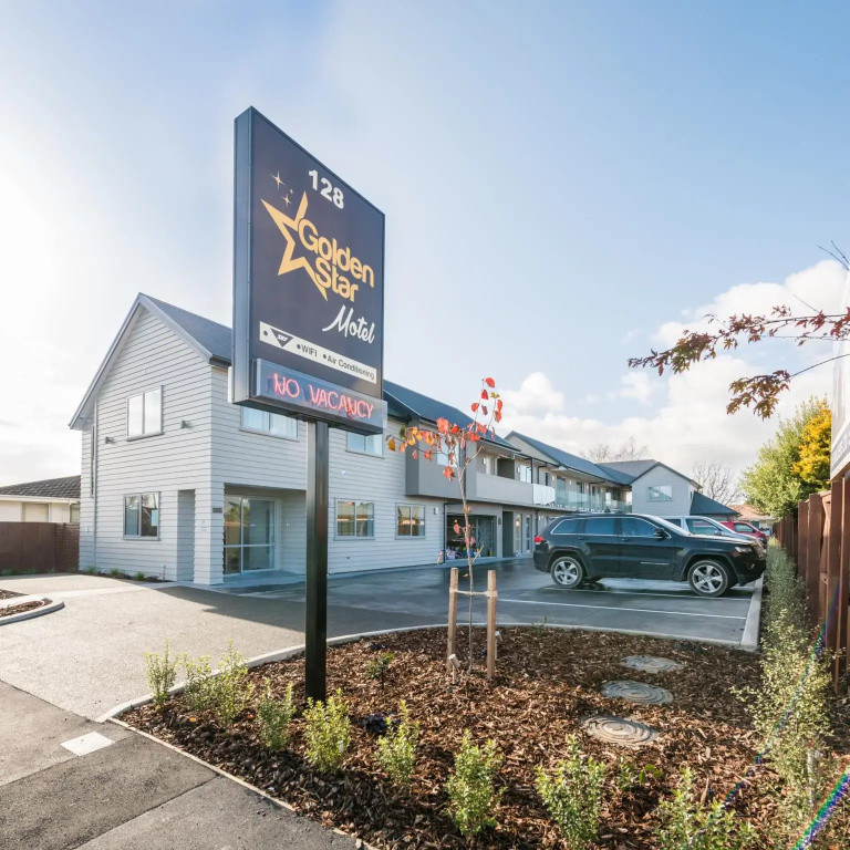 Golden Star Motel