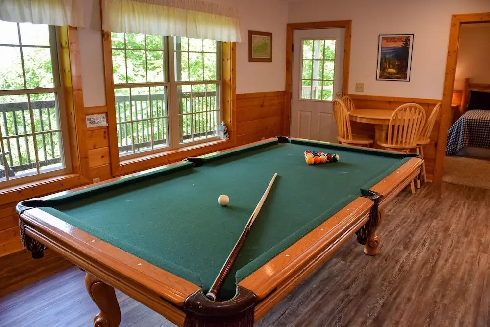 GRANDMOTHER'S - 4 Br Cabin