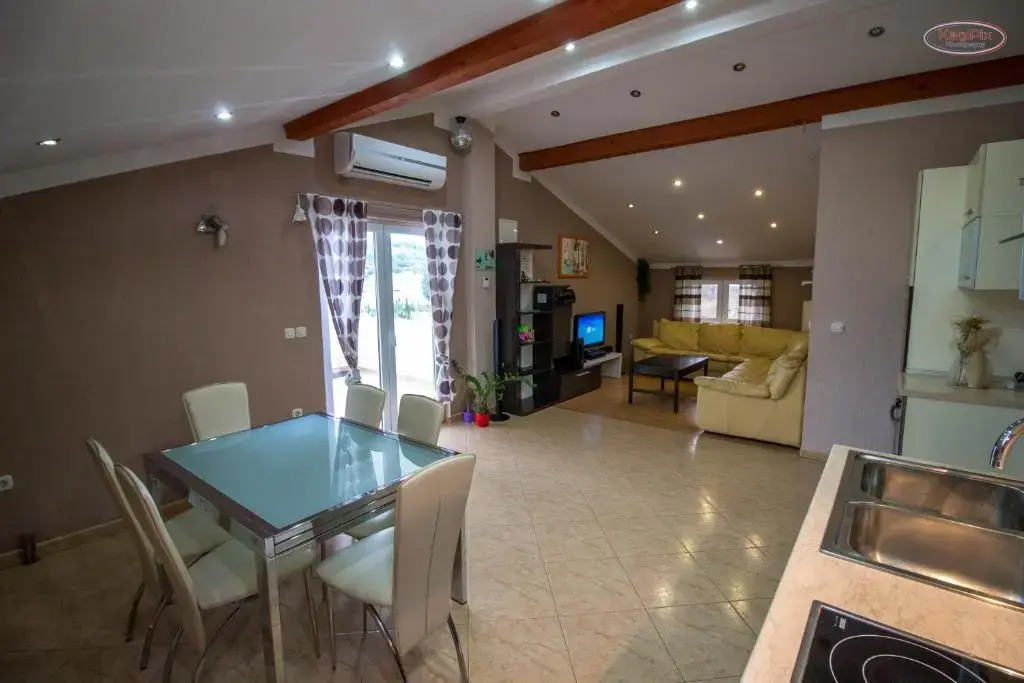 Apartments Lores