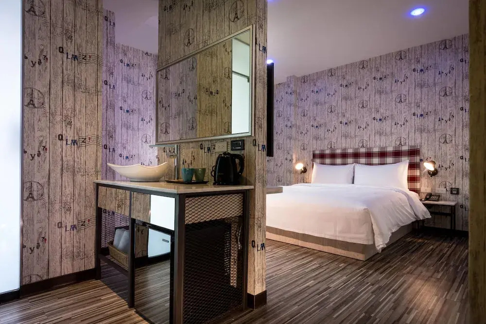 CHECK inn Taichung Ziyou